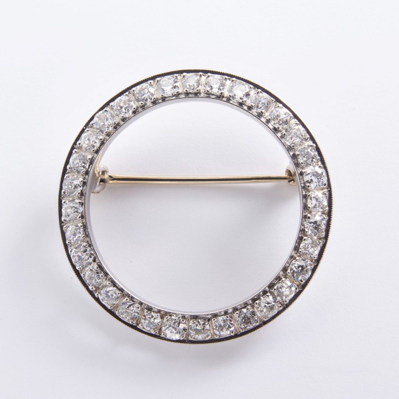 Platinum Diamond Circle Brooch-Pre-Owned Diamond
